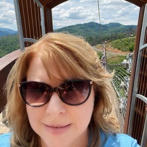 Meet your Posher, Sandra